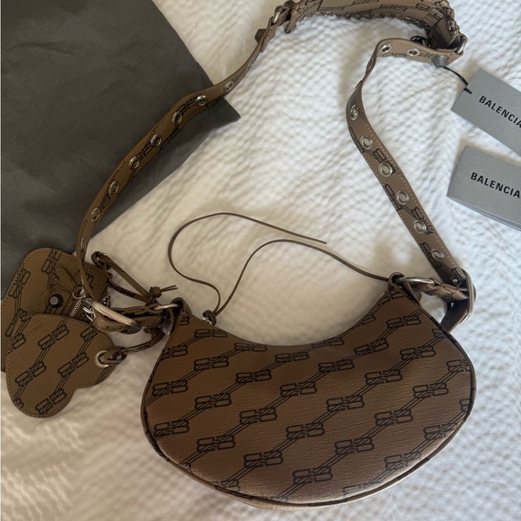 🖤SOLD🖤Balenciaga Extra Small License Logo Le Cagole Shoulder Bag BEIGE BROWN NWT - Picture 10 of 14